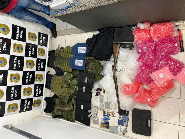 Pol Cia Encontra Armas Colete E Muni O Em Pousada De Porto Seguro